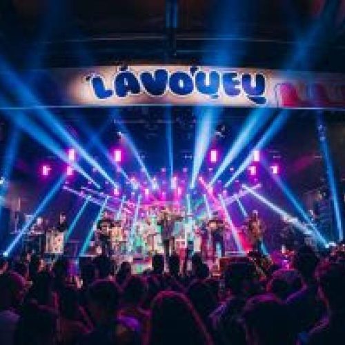 Turma Do Pagode, KVSH e outras atrações agitam a segunda noite da festa 'Lá Vou Eu', em São Paulo