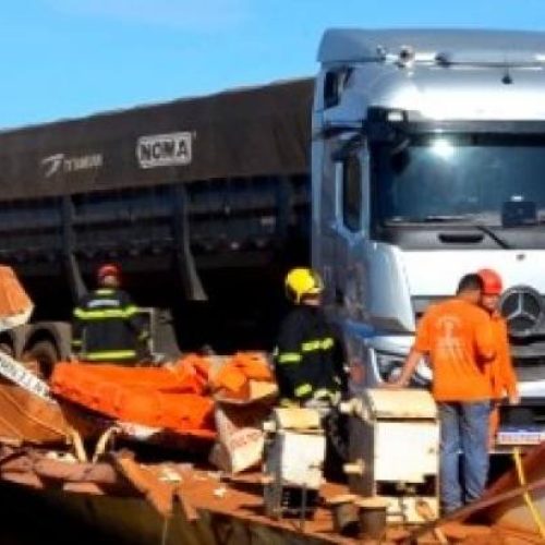 Vídeo: Batida entre balsas em Porto Nacional deixa cinco pessoas feridas