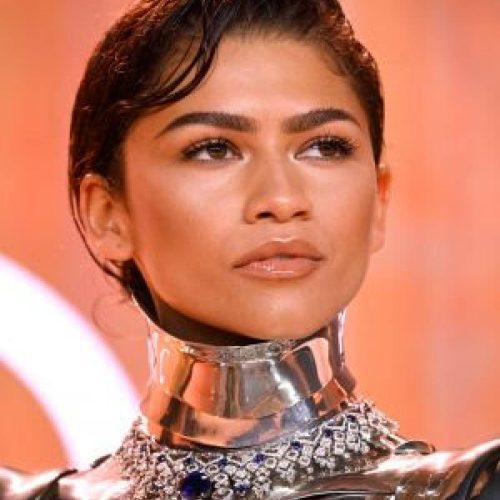 Zendaya protagoniza momento icônico na moda com colar Bulgari de Alta Joalheria