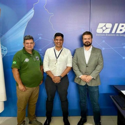 Presidente do IDTINS, Dr Marco Rocha Silva e Secretário Geral, José Rodrigues, se reúnem com superintende do IBGE, Paulo Ricardo