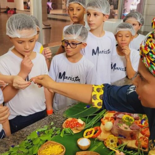 Chef Ruth Almeida leva sabor e conhecimento com a temática "Culinária no Tocantins" para crianças