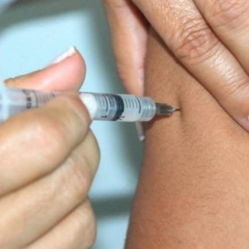 Ministério muda recomendação, e vacina contra o HPV terá dose única; entenda