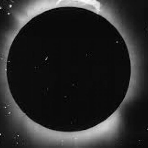 Eclipse Solar desta segunda relembra momento histórico de 1919, "o mais importante da história da CiÃªncia"