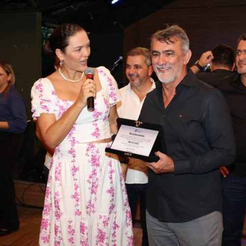 Sindjor presta homenagem a Amélio Cayres