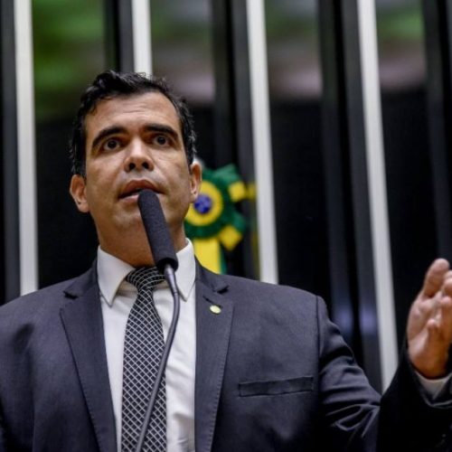 Deputado Ricardo Ayres quer isentar rádios comunitárias do pagamento de direitos autorais