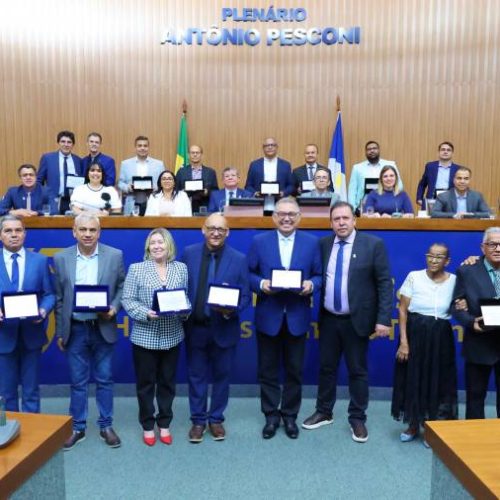 Deputados comemoram Dia do Evangélico com homenagens e apoios