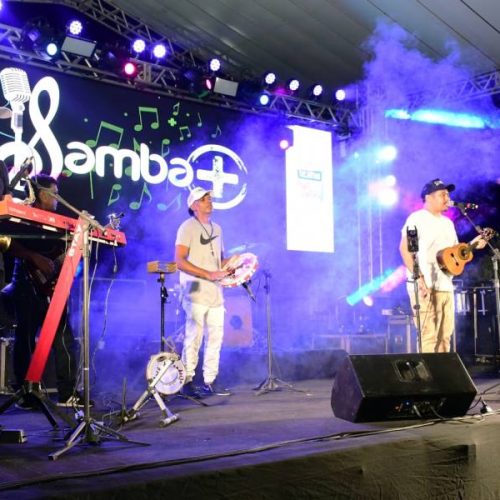 Grupo Samba Mais apresenta rodas de samba em feiras livres da Capital