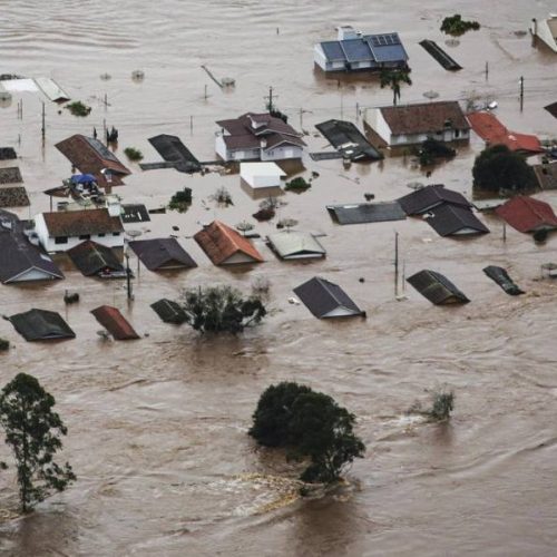 Rio Grande do Sul vive maior tragédia climática da história; governos e personalidades se mobilizam para ajudar