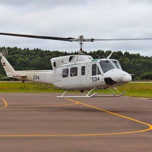 Governo afirma que não recusou ajuda do Uruguai: helicóptero do país ajuda nas operações de resgate do RS