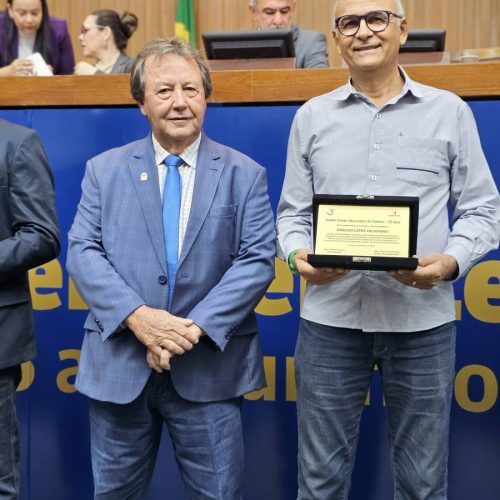 Vilmar homenageia empresário da Valadares Home Center por pioneirismo em Palmas