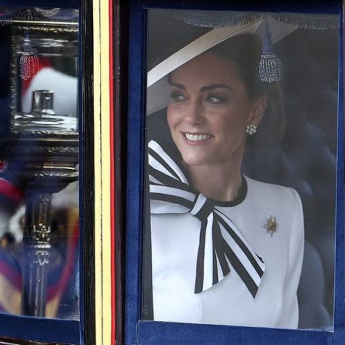 VÃDEO: Princesa Kate Middleton faz aparição pública pela primeira vez em meses