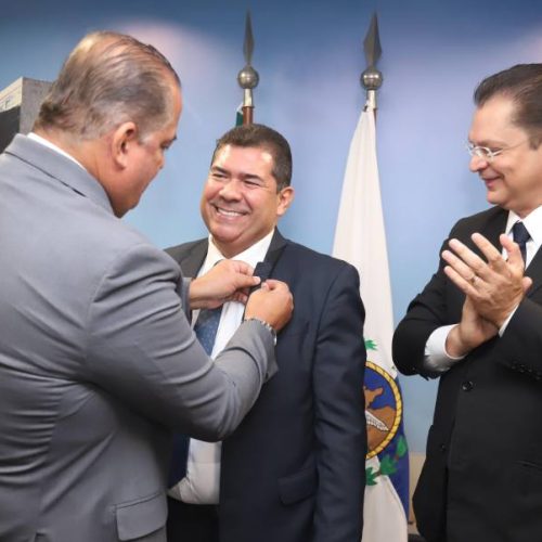 Posse de Pedro Júnior na CÃ¢mara dos Deputados tem presença do Senador Eduardo Gomes