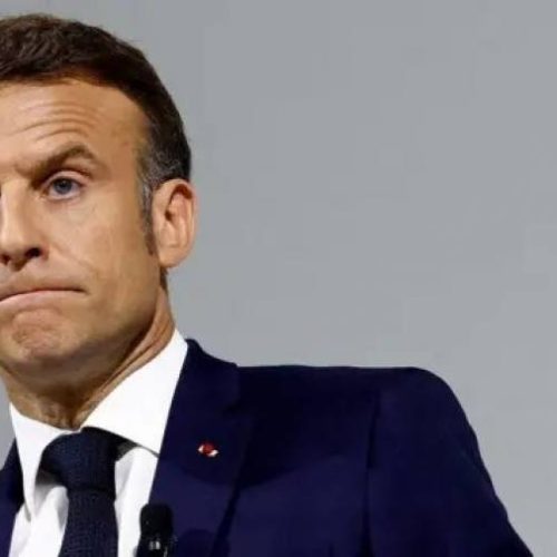 Extrema direita vence primeiro turno na França e governo de Macron é ameaçado