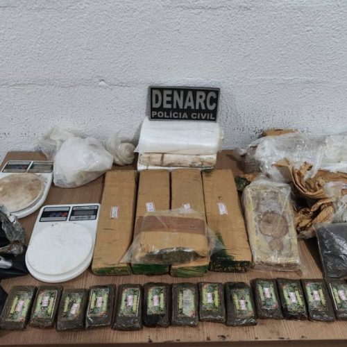 'Dama do Crime' é presa portando mais de R$ 300 mil em drogas