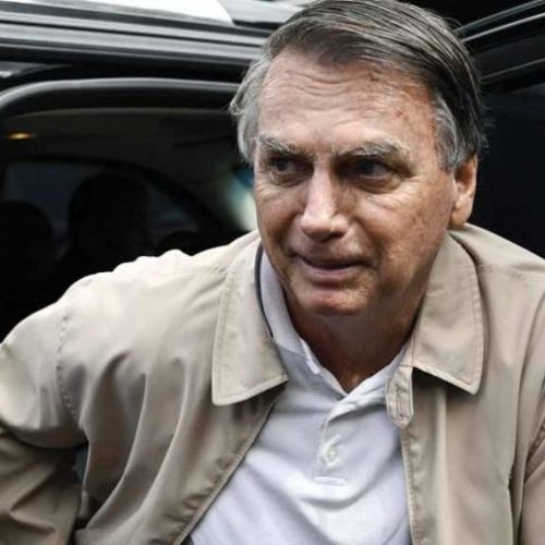 Bolsonaro é indiciado por lavagem de dinheiro, associação criminosa e apropriação de bens públicos no caso das joias