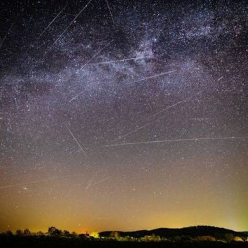 TrÃªs chuvas de meteoros iluminam o céu no final de julho e início de agosto