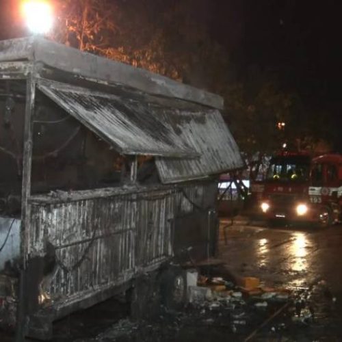 IncÃªndio destrói trailer de lanches na Avenida Palmas Brasil Sul