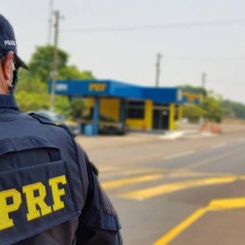 Motorista é preso após ser abordado pela Polícia Rodoviária Federal e apresentar documentos falsos de caminhão na BR-153