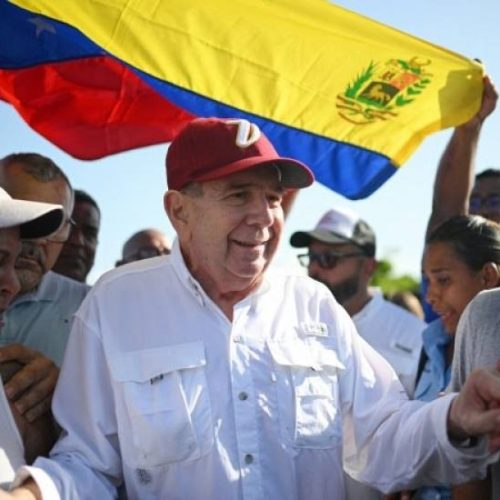 Edmundo Gonzáles se autoproclama Presidente da Venezuela e contesta vitória de Maduro