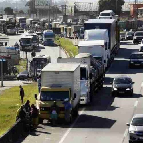 Preço do frete por quilômetro rodado atinge R$ 6,33 em julho