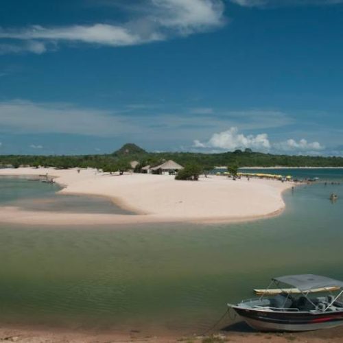 Caribe Amazônico: onde o azul do rio beija o verde da Floresta na Amazônia intocada