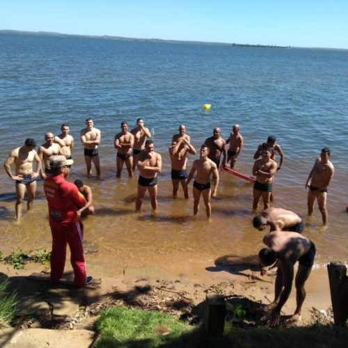 Bombeiros participam de EstÃÂ¡gio de Salvamento AquÃÂ¡tico para a temporada de praias