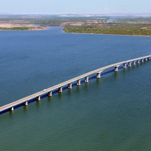 Lago de Palmas: um refúgio de tranquilidade no coração do Tocantins, perfeito para esportes náuticos, passeios e apreciar o pôr do sol.