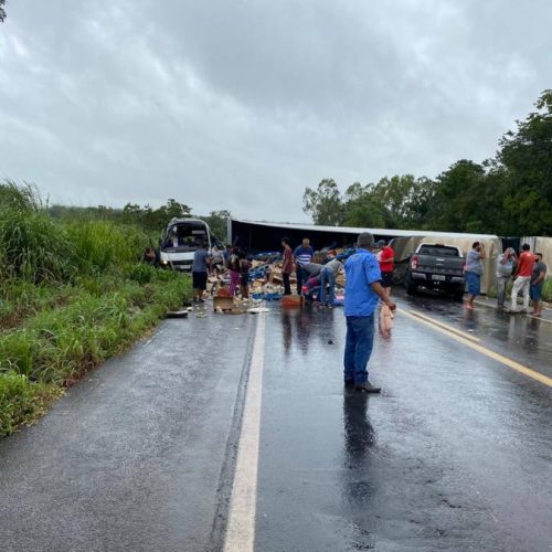 BR-153 continua interditada em trecho prÃÂ³ximo a Colinas apÃÂ³s acidente envolvendo caminhÃÂ£o