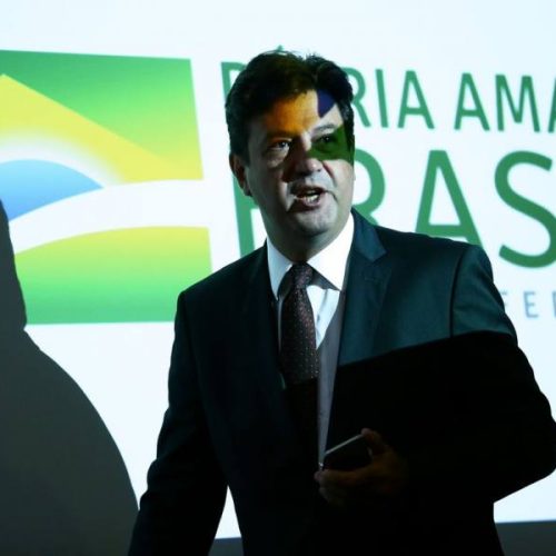 Ministro da SaÃÂºde confirma primeiro caso suspeito de coronavÃÂ­rus no Brasil