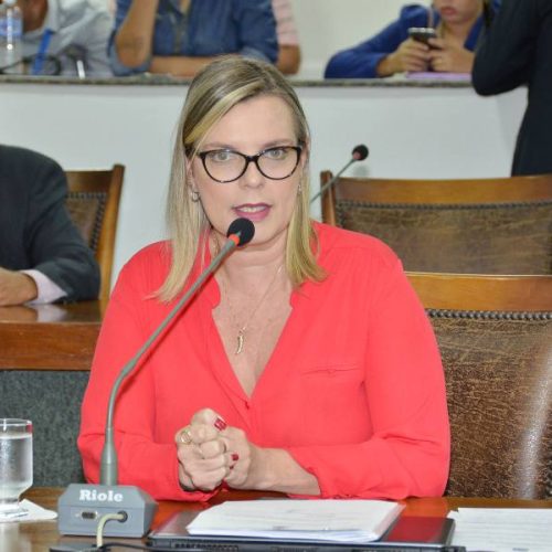 Deputados convocam BRK Ambiental para explicaÃÂ§ÃÂµes sobre poluiÃÂ§ÃÂ£o no lago