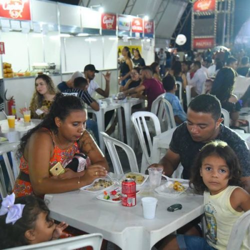 Capital da FÃÂ©: pÃÂºblico conta com vila gastronÃÂ´mica, mÃÂºsica e muita diversÃÂ£o no EspaÃÂ§o Kids do evento