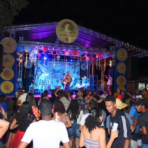 Carnaval de TaquaruÃÂ§u: Bloquinhos e hits do Carnaval agitam mais um dia de folia na serra