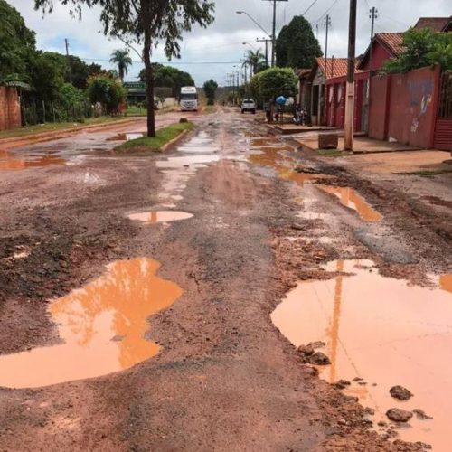 Moradores da Avenida Eloi Correia sofrem transtornos causados pela transportadora Suzano