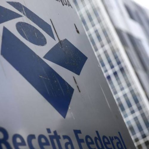 Receita recebe 372 mil declaraÃÂ§ÃÂµes do IR no primeiro dia de entrega