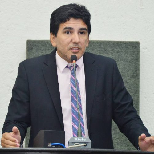 Falta de concursos compromete futuro do Igeprev, afirma Junior Geo