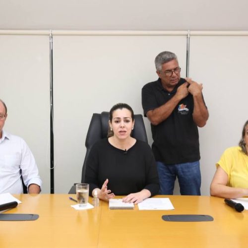 Cinthia Ribeiro decreta suspensÃÂ£o funcionamento de Shoppings, bares, academias e feiras livres