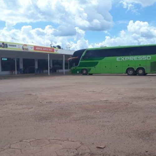 Couto MagalhÃÂ£es alega nÃÂ£o ter "condiÃÂ§ÃÂµes de receber pessoas de fora"; ÃÂ´nibus estÃÂ£o parados