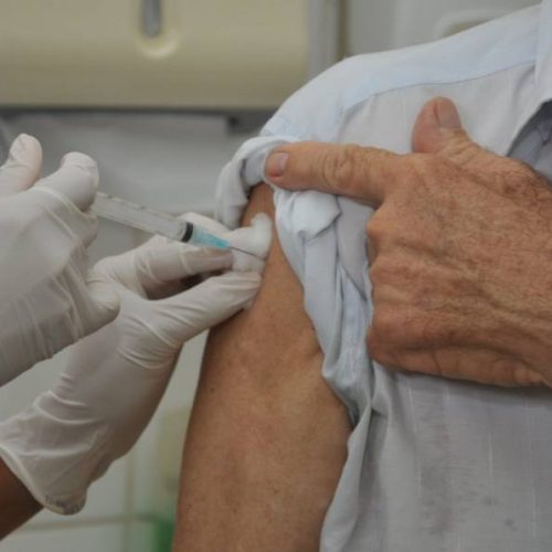 Campanha de vacinaÃÂ§ÃÂ£o contra influenza e sarampo comeÃÂ§a nessa segunda na cidade de Colinas