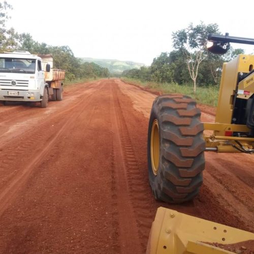 Trecho da TO-010, entre Lajeado e TocantÃÂ­nia, comeÃÂ§a a receber melhorias