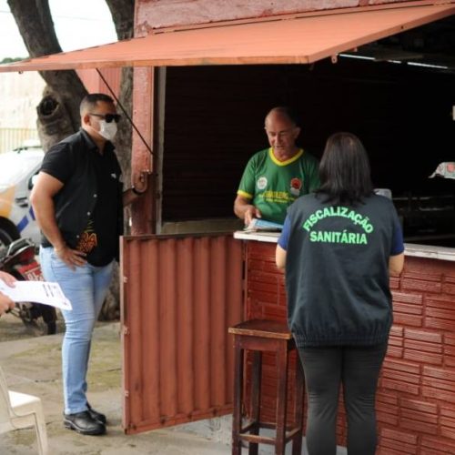 Prefeitura flexibiliza abertura do comÃÂ©rcio, mas intensifica fiscalizaÃÂ§ÃÂ£o ÃÂ s medidas adotadas