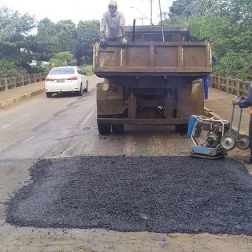 Governo realiza manutenÃÂ§ÃÂ£o na TO-050 em Porto Nacional