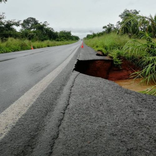 BR 226, prÃÂ³xima a Palmeiras, permanece interditada