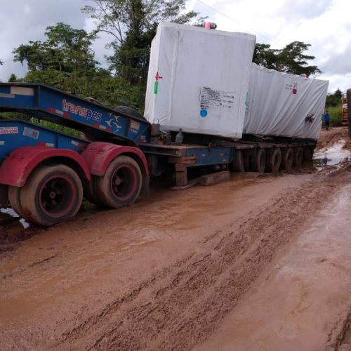 AtenÃÂ§ÃÂ£o: CaminhÃÂµes estÃÂ£o atolados no trecho entre Juarina e Couto MagalhÃÂ£es