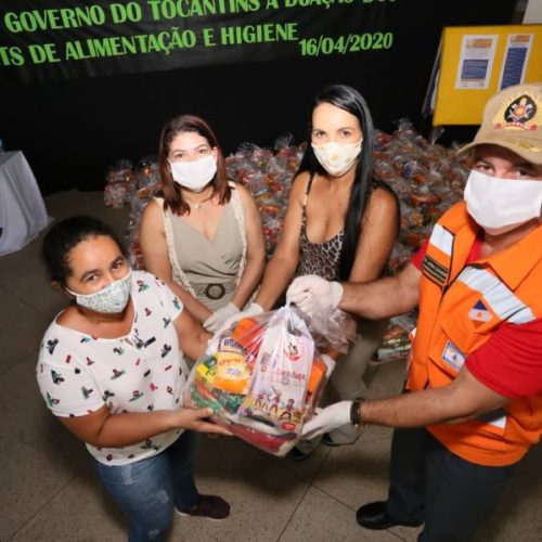 Ajuda humanitÃÂ¡ria a estudantes recebe adesÃÂ£o dos Bombeiros e Defesa Civil