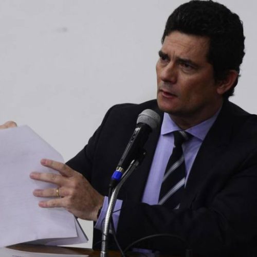 SÃÂ©rgio Moro pede demissÃÂ£o e acusa Jair Bolsonaro de interferÃªncia na PolÃÂ­cia Federal