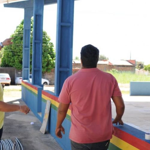 Prefeito Saulo Milhomem vistoria obras da Feira Coberta e do Campo BambuzÃÂ£o