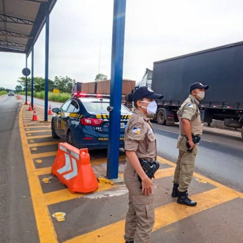 PolÃÂ­cia Militar e parceiros promovem aÃÂ§ÃÂµes contra a Covid-19 para caminhoneiros