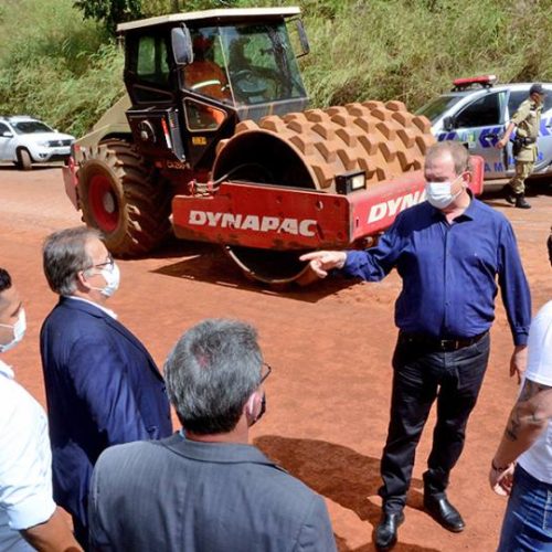 Governador Mauro Carlesse fiscaliza inÃÂ­cio das obras de reconstruÃÂ§ÃÂ£o da TO-080 entre Palmas e ParaÃÂ­so