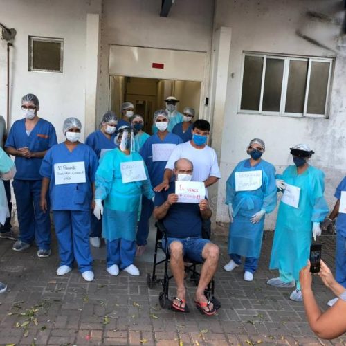 Hospital Regional de AraguaÃÂ­na celebra alta do primeiro paciente curado de Covid-19 na unidade