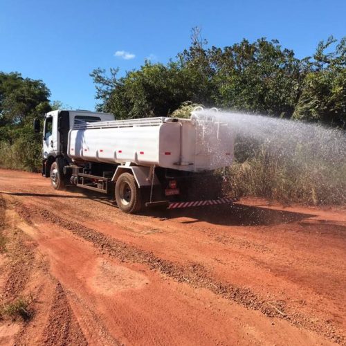 Governo do Tocantins executa manutenÃÂ§ÃÂ£o em estradas internas dos projetos de irrigaÃÂ§ÃÂ£o